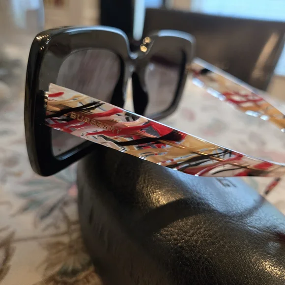 Burberry Women's Sunglasses with Black and Multicolor Design - Picture 7 of 11
